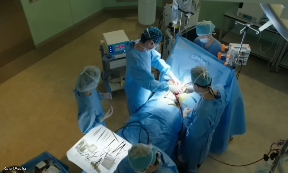 Terungkap! Alat Medis Canggih di Balik Adegan Dramatis Doctor Stranger Episode 10