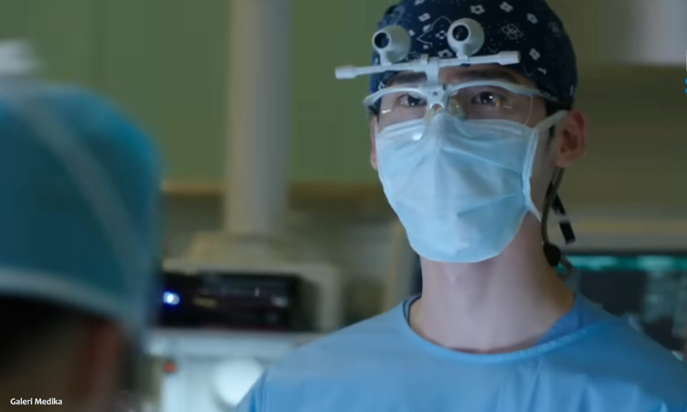 Terungkap! Alat Medis Canggih di Balik Adegan Dramatis Doctor Stranger Episode 10